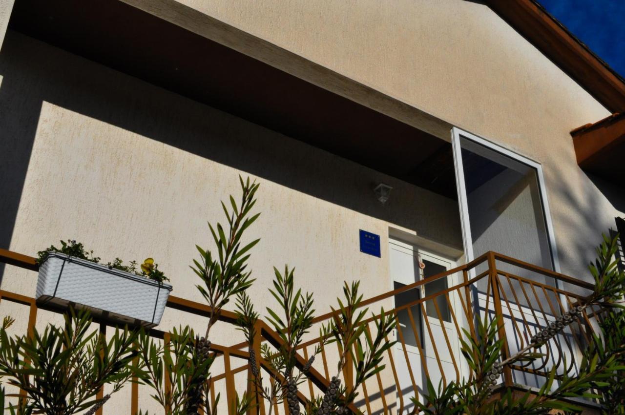 Apartman Anita Buzet Luaran gambar